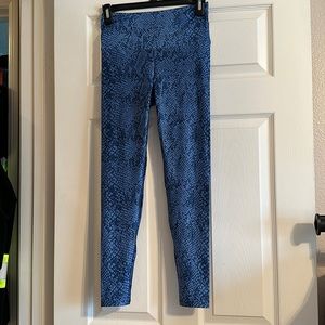 GOLDSHEEP blue snake print leggings
